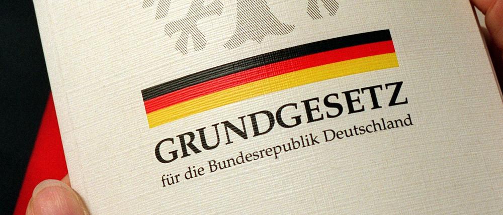 Und ewig arbeiten sie am Grundgesetz. 