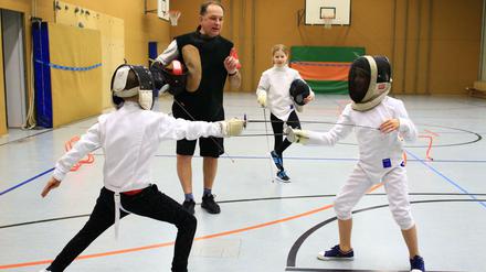 Früh übt sich. Die Berliner Nachwuchsfechter kämpfen um den "Kleinen Weißen Bären".