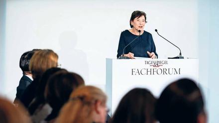 Die ACHSE-Schirmherrin Eva Luise Köhler setzt sich seit Jahren für eine bessere Versorgung von Patienten mit seltenen Erkrankungen ein. 