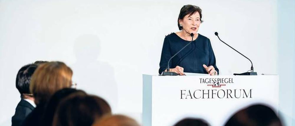 Die ACHSE-Schirmherrin Eva Luise Köhler setzt sich seit Jahren für eine bessere Versorgung von Patienten mit seltenen Erkrankungen ein. 