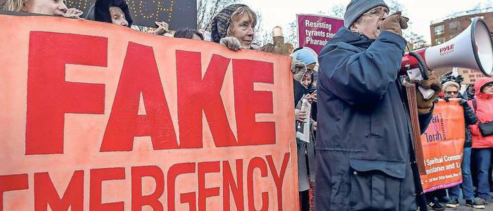 „Fake-Notstand“. Eine Demonstration gegen die Notstandserklärung von US-Präsident Trump.