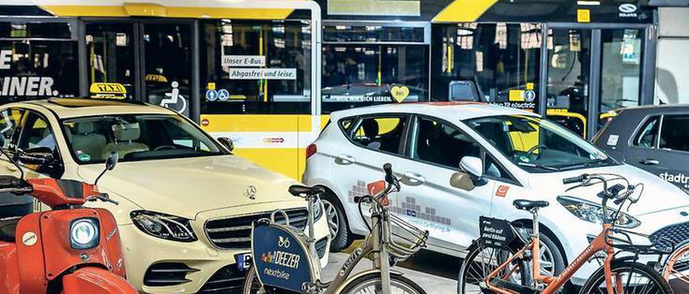 Ob Bus, ob Bahn, ob Auto oder Zweirad – die Mobilität von morgen soll mit der App Jelbi koordiniert werden. 