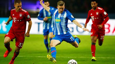 Lehren aus dem Pokalspiel. Am Samstag in München braucht Hertha BSC (Szene mit Maximilian Mittelstädt) mehr Ballbesitz als beim letzten Aufeinandertreffen. 