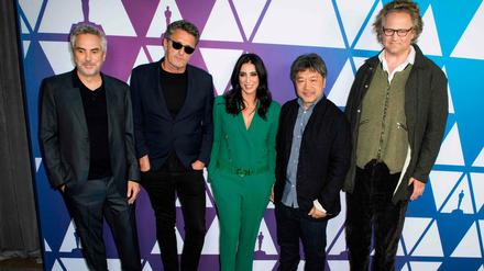 Die fünf für den besten fremdsprachigen Film nominierten Regisseure: Alfonso Cuaron ("Roma", v.l.), Pawel Pawlikowski ("Cold War"), Nadine Labaki ("Capernaum"), Hirokazu Kore-eda ("Shoplifters") und Florian Henckel von Donnersmarck ("Werk ohne Autor") beim Empfang in Los Angeles, vor der Oscar-Gala am Sonntagabend.