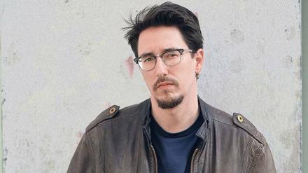 Macht die Zerrissenheit von Identitäten sichtbar. Marko Dinik, geboren 1988 in Wien, wuchs in Belgrad auf.