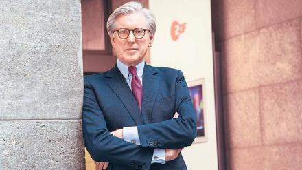 Die Frisur sitzt, der Manschettenknopf blitzt. Theo Koll, 60, ist bereit, vom 1. März an das ZDF-Hauptstadtstudio zu leiten und bereits an diesem Sonntag „Berlin direkt“ um 19 Uhr 10 zu moderieren. Sein Gesprächspartner ist Kanzleramtsminister Helge Braun, mit dem der ZDF-Journalist über die deutschen IS-Kämpfer sprechen wird.
