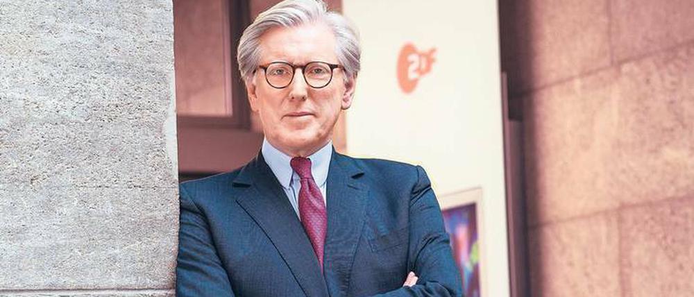 Die Frisur sitzt, der Manschettenknopf blitzt. Theo Koll, 60, ist bereit, vom 1. März an das ZDF-Hauptstadtstudio zu leiten und bereits an diesem Sonntag „Berlin direkt“ um 19 Uhr 10 zu moderieren. Sein Gesprächspartner ist Kanzleramtsminister Helge Braun, mit dem der ZDF-Journalist über die deutschen IS-Kämpfer sprechen wird. 
