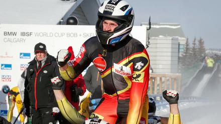 Ende einer Erfolgsfahrt. Francesco Friedrich steuert seinen Viererbob zum Gesamtweltcup.