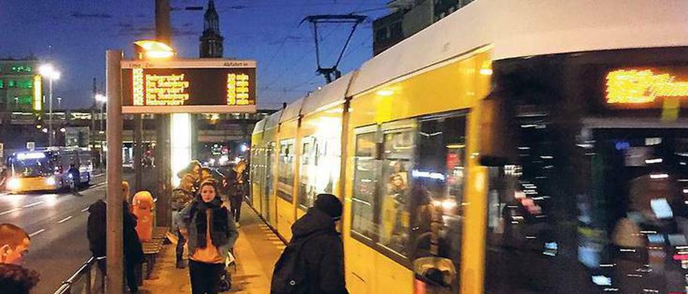 Der Neubau von Straßenbahnlinien ist fest eingeplant. Beim Ausbau des S- und U-Bahnnetzes ist der Senat nicht so forsch.