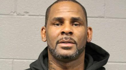 Robert Kelly, bekannt als R. Kelly, auf einem von der Chicagoer Polizei verbreiteten Foto.
