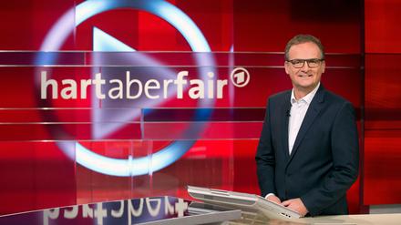 In der heutigen "Hart aber fair"-Ausgabe wird Moderator Frank Plasberg sehr gefordert sein.