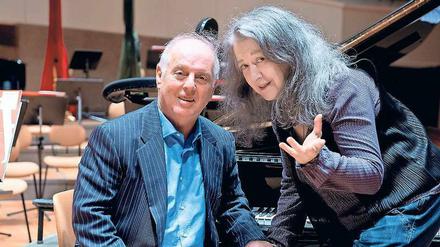 Martha Argerich und Daniel Barenboim bei einer Probe. 