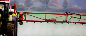 Unkrautvernichtungsmittel: Glyphosat ist weltweit eines der wichtigsten Pflanzenschutzmittel. In Deutschland gehen die eingesetzten Mengen zurück.