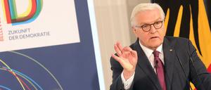 Bundespräsident Frank-Walter Steinmeier am Dienstag beim Demokratie-Forum im Schloss Bellevue.