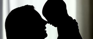 Kleine Kinder rauben den Eltern vor allem am Anfang so manche Stunde Nachtschlaf.