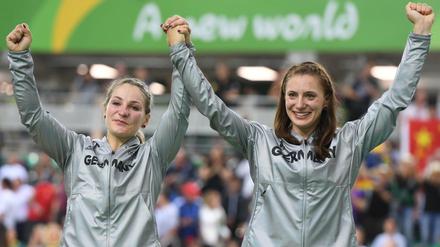 Glücksbringerin und Hoffnungsträgerin. Kristina Vogel (l.) und Miriam Welte.