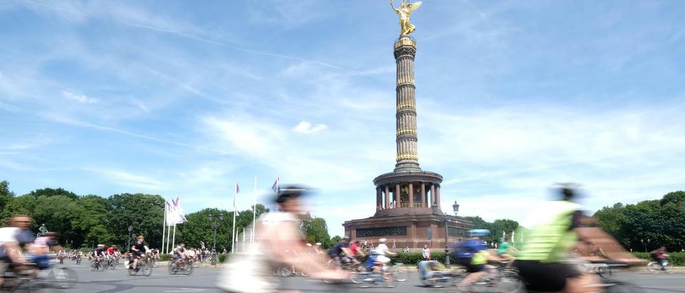 Fahrradfahrer bei der Berliner Fahrradsternfahrt des ADFC 2017.