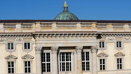 Der Neubau des Schlosses in der Mitte der Stadt soll Mitte des Jahres abgeschlossen sein.