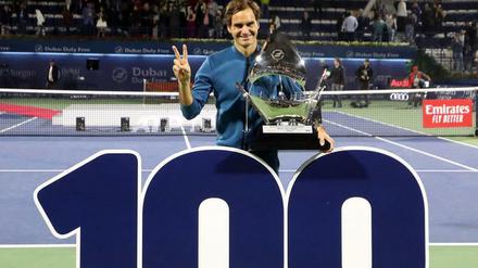 Geschafft. Roger Federer ist jetzt auch im Klub der 100er.