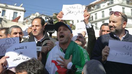 Demonstranten in Algier.