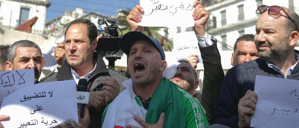 Demonstranten in Algier.