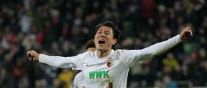Mann des Abends. Doppelpacker Ji schoss Augsburg zum Sieg.