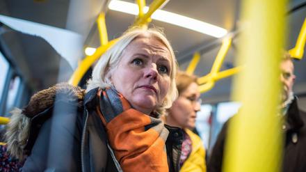 Alle hinein in die BVG! Regine Günther fährt schon mal vor.