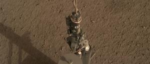 Auf dem Mars hat sich der in Deutschland entwickelter Roboter vollautomatisch in den Boden gehämmert. 