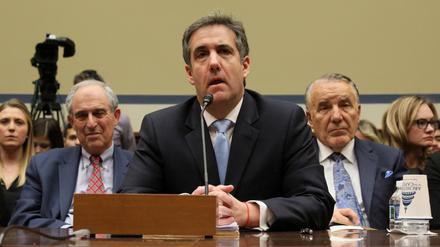 Trumps ehemaliger Anwalt Michael Cohen sagt unter Eid gegen den Präsidenten aus. 
