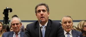 Trumps ehemaliger Anwalt Michael Cohen sagt unter Eid gegen den Präsidenten aus. 