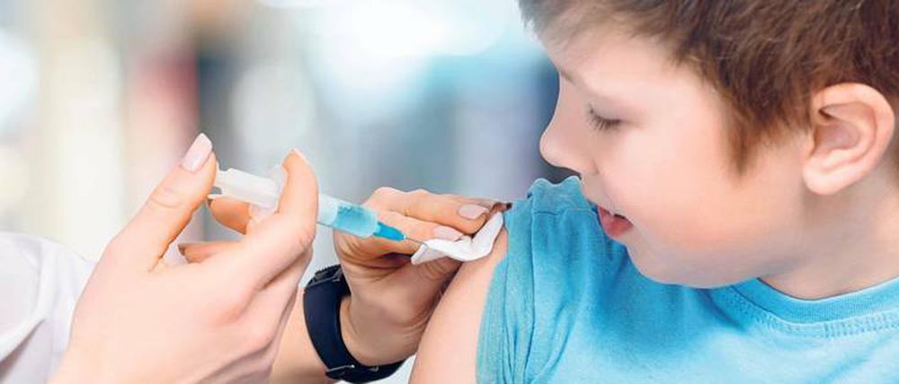 Jungen, die sich gegen HPV impfen lassen, schützen sich selbst vor Krebs – sie tun dies aber auch für die Mädchen.