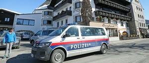 Die Nordische Ski-WM hat am Mittwoch ungebetene Besucher bekommen: Die Polizei rückte zu einer großflächigen Razzia an.