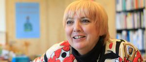 Die Vizepräsidentin des Deutschen Bundestages, Claudia Roth (Grüne), in ihrem Büro.