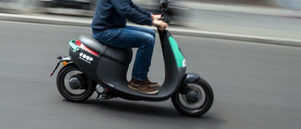 Mit dem Frühling startet die E-Roller-Saison. Coup bringt ab Montag 1500 Fahrzeuge auf Berlins Straßen.
