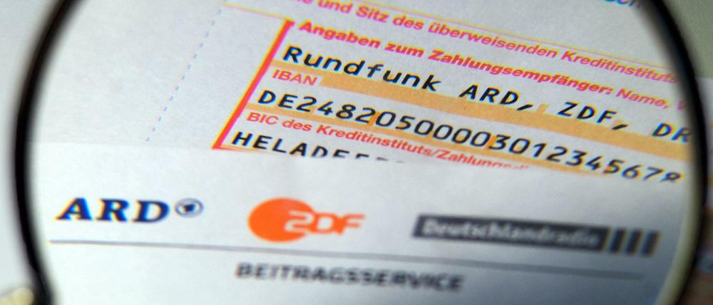 Neue alte Höhe. Steigt der Rundfunkbeitrag 2021 tatsächlich auf 17,98 Euro, erreicht er die Höhe, die schon seit 2009 galt, ehe das von 2013 an gültige Erhebungsmodell 2015 eine Absenkung auf 17,50 Euro möglich machte. Foto: dpa