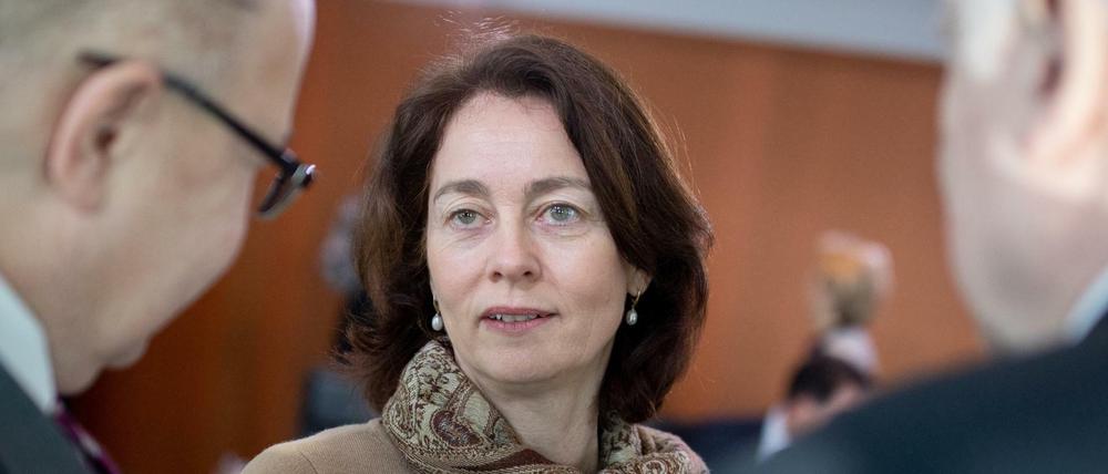 Justizministerin Katarina Barley (SPD) im Gespräch mit den Kabinettskollegen Peter Altmaier (CDU, links) und Horst Seehofer (CSU).