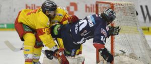 Durchsetzungsstark. Die Eisbären um Brendan Ranford gewannen auch gegen Düsseldorf.