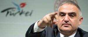 Mehmet Nuri Ersoy, der türkische Minister für Kultur und Tourismus, auf der ITB in Berlin.