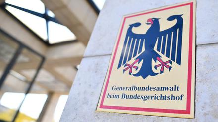 Die Generalbundesanwaltschaft hat Anklage gegen einen im vergangenen Jahr wegen mutmaßlicher Anschlagspläne festgenommenen Terrorverdächtigen erhoben.