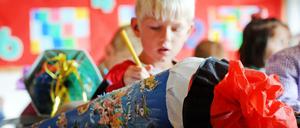 Die CDU Brandenburg verspricht Erstklässlern ein Schulstarterpaket - sollten sie die Wahlen gewinnen.