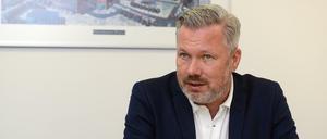 Oliver Lackmann, Chef der Airline TUI fly im Gespräch mit dem Tagesspiegel in der Pilotenschule Lufthansa Aviation Training am Flughafen Schönefeld.