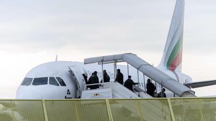 Am Flughafen Berlin-Schönefeld soll es künftig eine Sammelstelle für Abzuschiebende geben. 