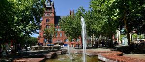 Plätschern macht Laune - hier am Brunnen auf dem Steglitzer Herman-Ehlers-Platz.