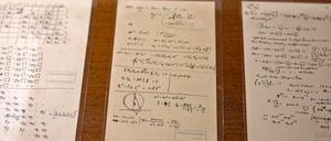 Seiten des Manuskripts von Albert Einstein.