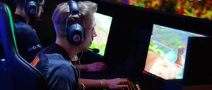 Viele Computerspieler wollen zwar nicht Profis werden, aber sie wollen sich verbessern. Gamer-Kurse sind deshalb sehr beliebt.