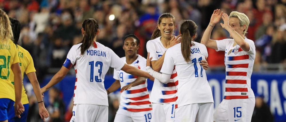 Die US-Nationalspielerinnen fühlen sich diskriminiert.
