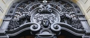 Schlechtes Zeugnis. Zu wenig Personal, zu wenig Platz, zu wenig Zeit. Die Berliner Justizmitarbeiter sind unzufrieden.