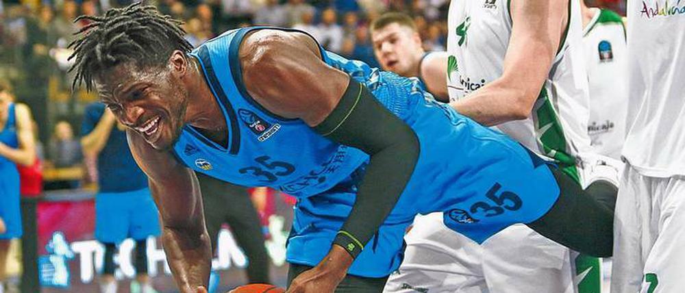 Ganz schön anstrengend. Landry Nnoko hat mit Alba Berlin derzeit ein straffes Programm. 