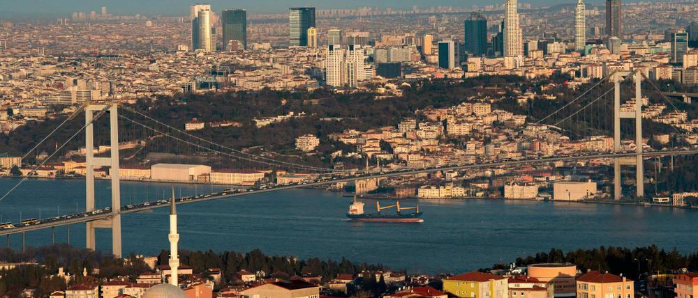 Neue Spannungen zwischen Deutschland und der Türkei: Ankara entzieht drei deutschen Journalisten die Arbeitserlaubnis.