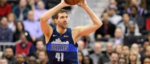 Dirk Nowitzki in Aktion.